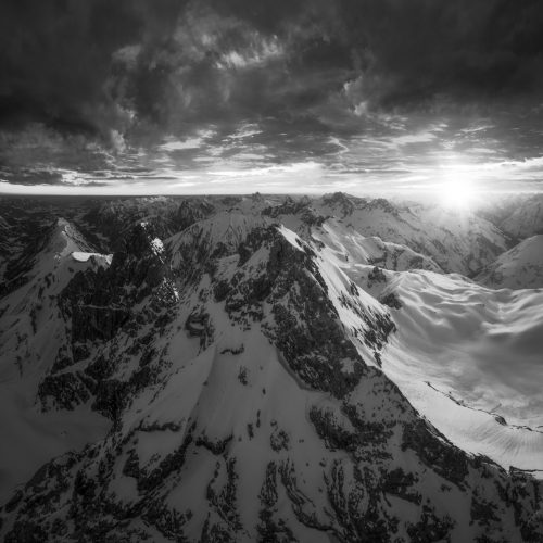 leinwand schwarz weiß wandbilder foto kaufen Allgäu Alpen Berge Winter Schnee verschneit Trettach Himmelschrofen Weihnachten Sonnenaufgang Alpenglühen Oberstdorf Oberallgäu sonne