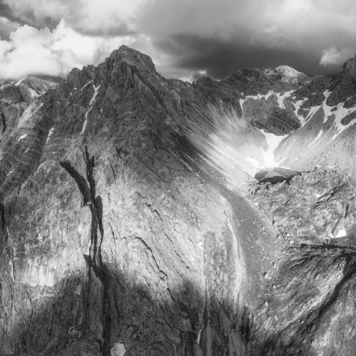 leinwand schwarz weiß wandbilder foto kaufen Tirol Lechtal Bergsee Sonnenuntergang Alpenglühen Sommer Gramais sonne