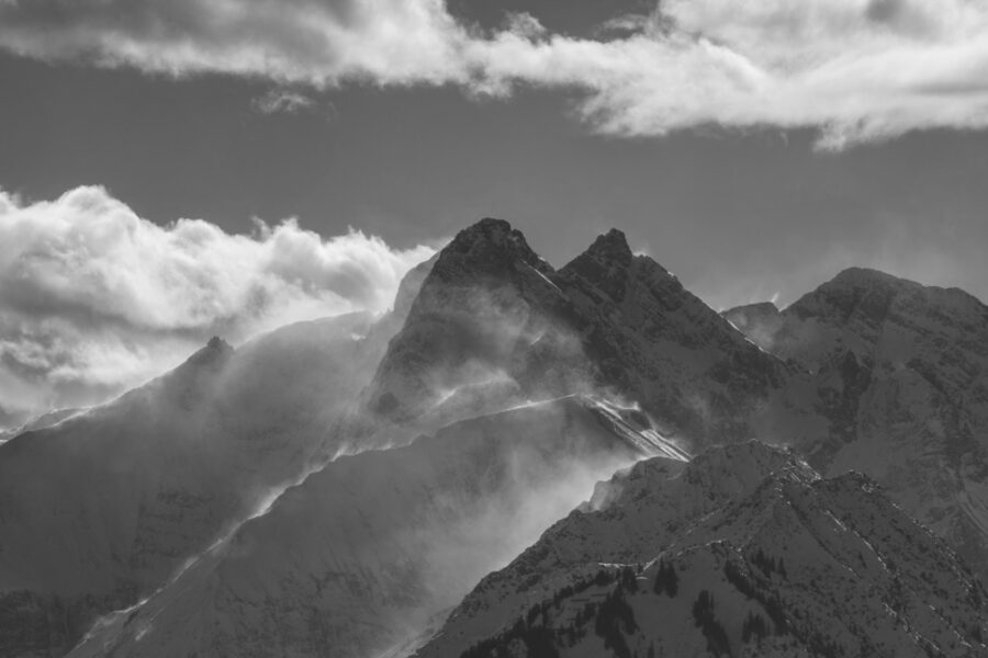 leinwand schwarz weiß wandbilder foto kaufen Allgäu Alpen Berge Winter Schnee verschneit Trettach Oberstdorf Oberallgäu Hochfrott Mädelegabeler himmel sonne