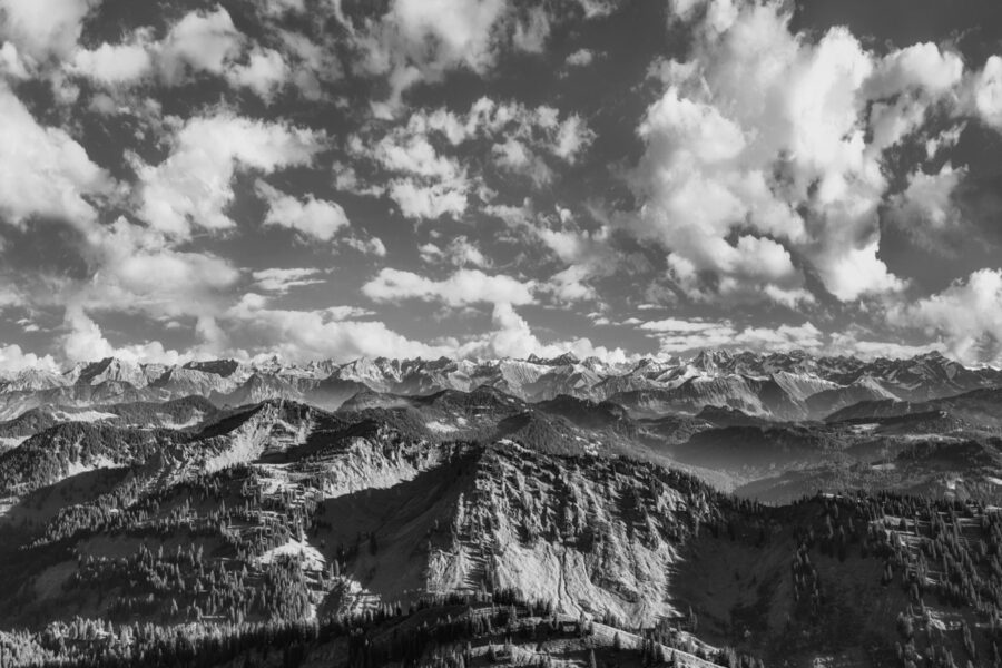 leinwand schwarz weiß wandbilder foto kaufen Allgäu Alpen Berge Oberstaufen Steibis Hochgrat Nagelfluh Oberallgäuer himmel sommer sonne