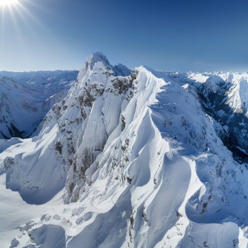 Panorama Allgäu Alpen Berge Rauhorn Gaishorn Hinterstein Winter Schnee verschneit Wintertag Oberallgäu weiß blau