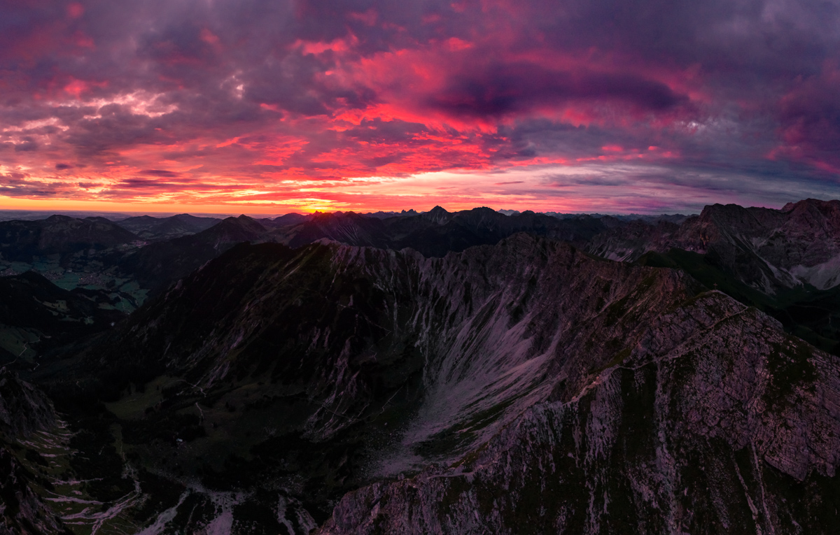 Krottenspitze, Nebelmeer, Winterliches Alpenglühen - Bergfotografie Oberstdorf
