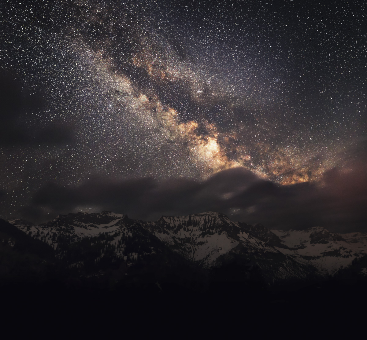 Hinterstein, Milchstraße über Schneck und Hochvogel im Frühlingswinter, Kosmisch - Astrofotografie Allgäu