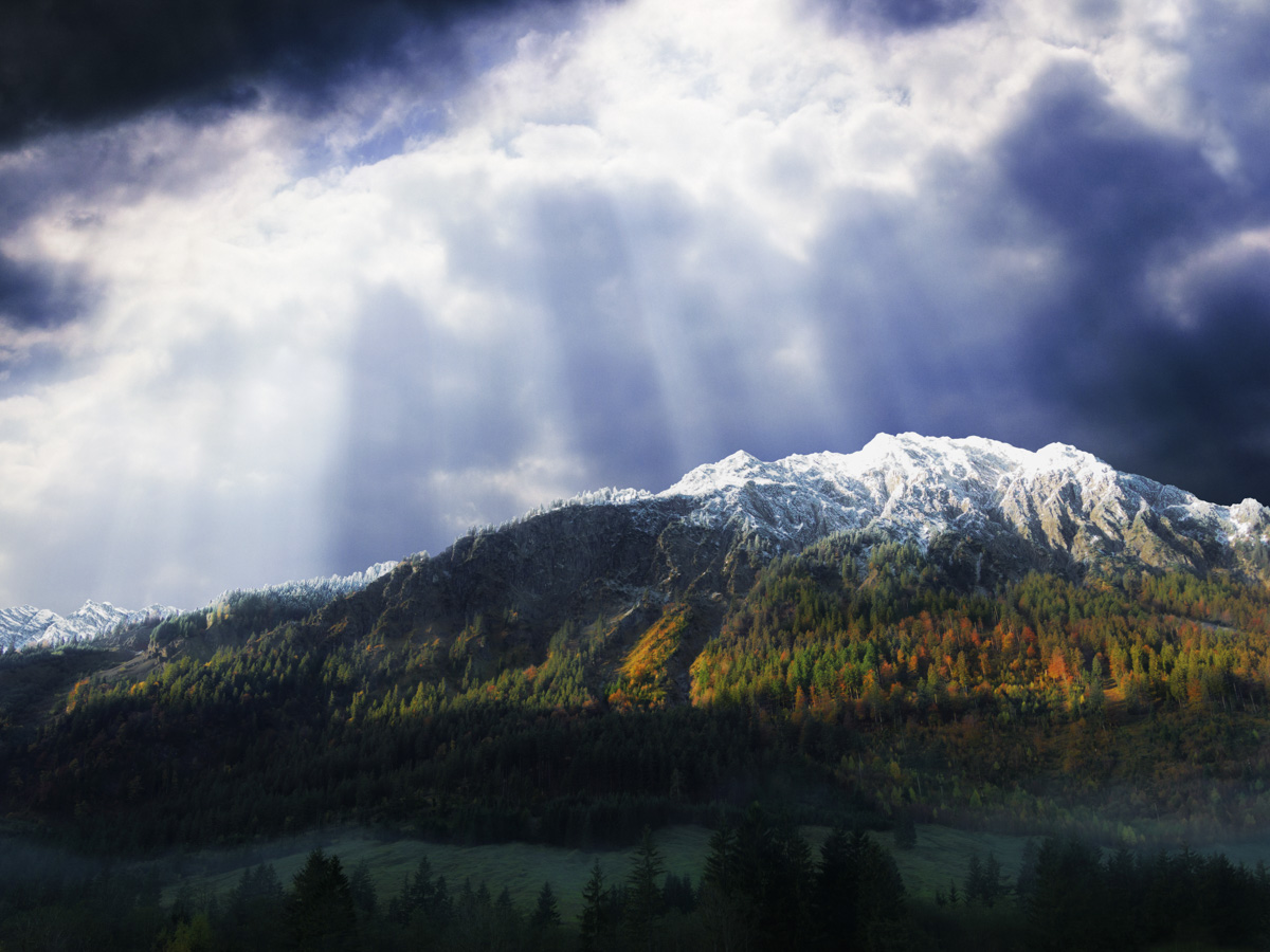Hinterstein Breitenberg, Sonnenstrahlen durch Wolken auf herbstliche Berglandschaft, Herbstdramatik - Bergfotografie Allgäu