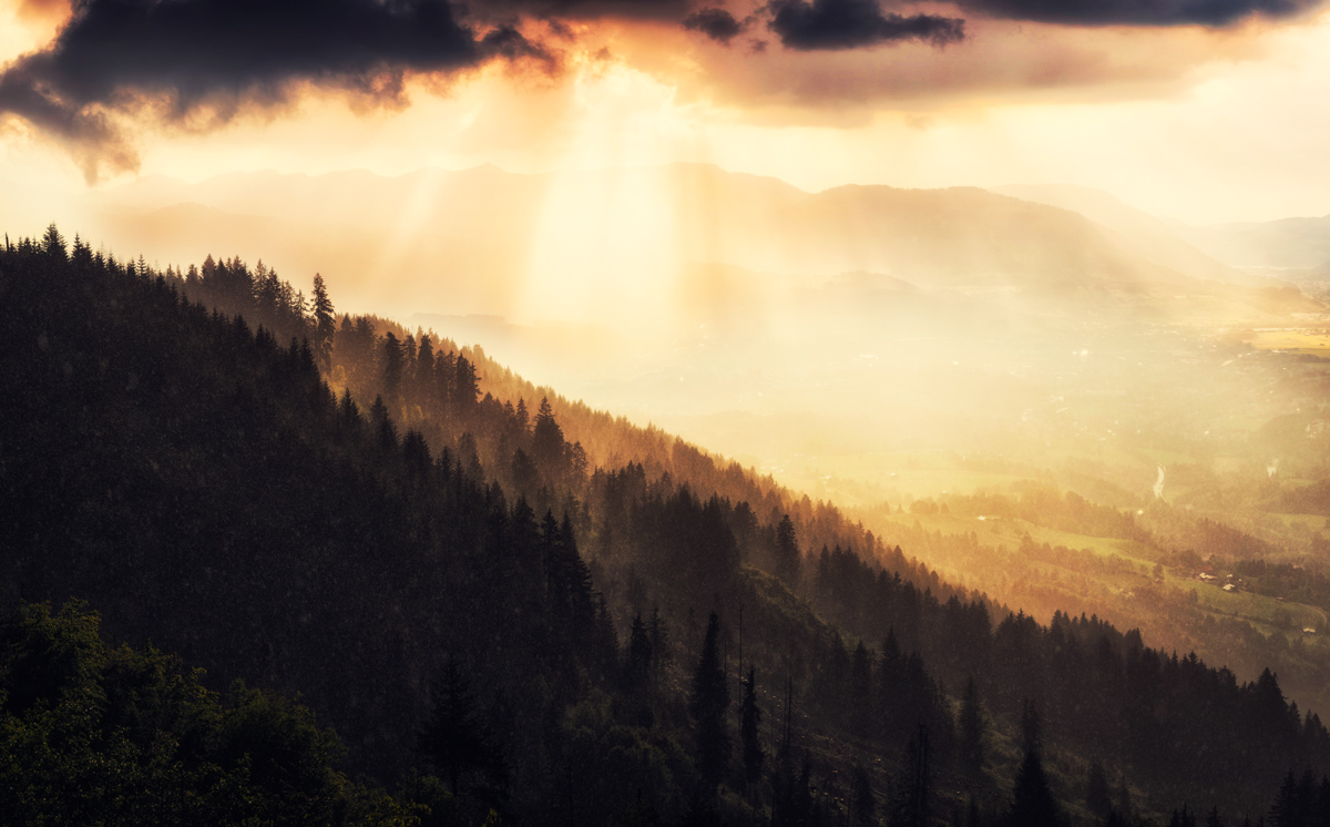Bad Hindelang, Goldene Sonnenstrahlen, Sommerliche Godrays vom Imberger Horn - Landschaftsfotografie Oberallgäu