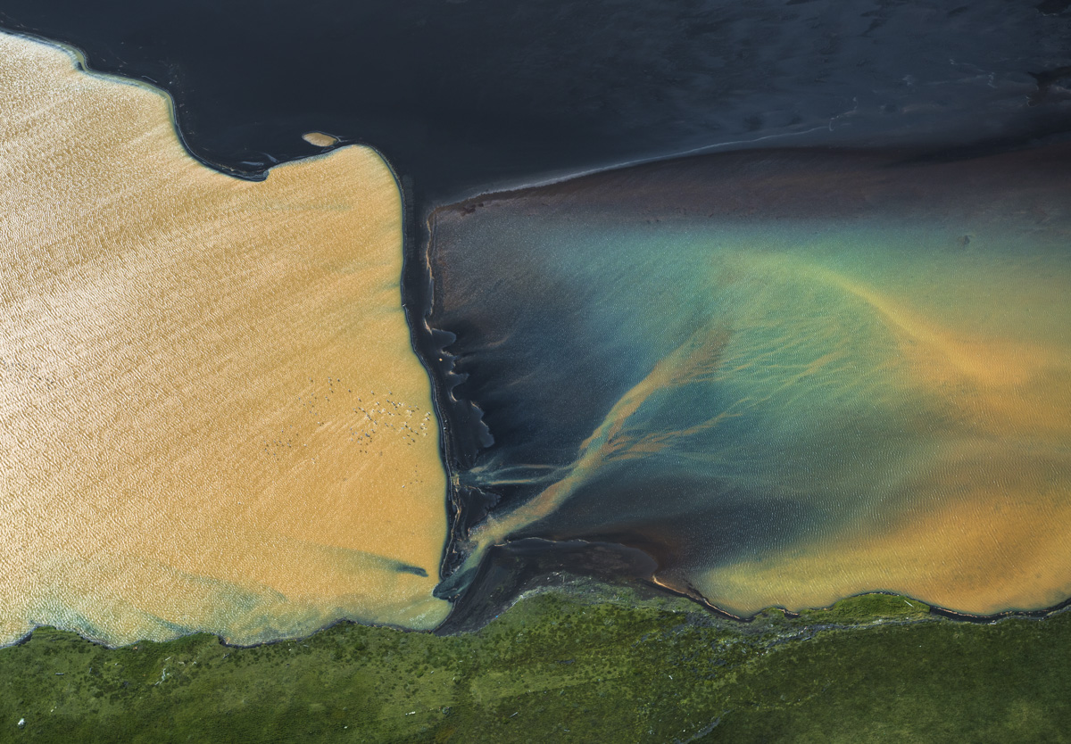 Flussdelta Island, Abstrakte Luftaufnahme von Sand und Wasser, Farben - Abstrakte Naturfotografie Island