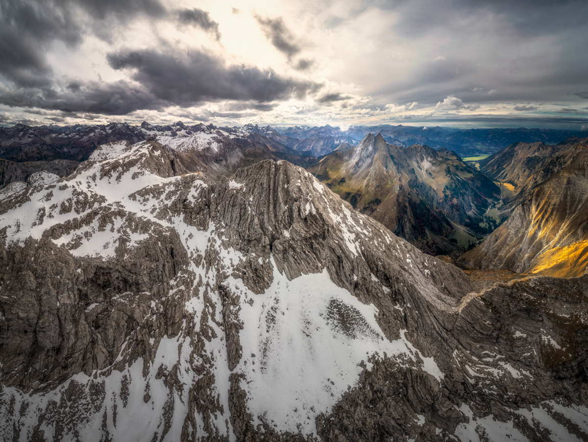 Oberstdorf, Höfats und Krottenkopf im Herbstlicht, Verschneite Grate - Bergfotografie Oberallgäu