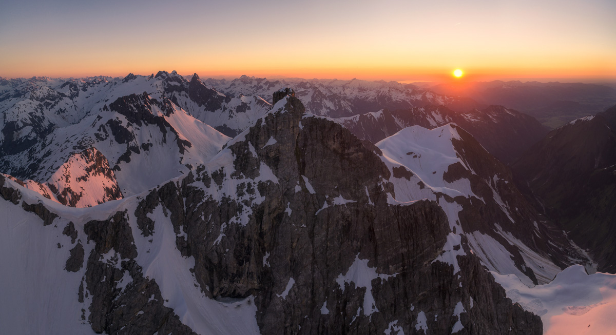 Krottenkopf Oberstdorf, Sonnenuntergang über verschneiten Allgäuer Hochalpen, Winterpanorama - Bergfotografie Oberallgäu
