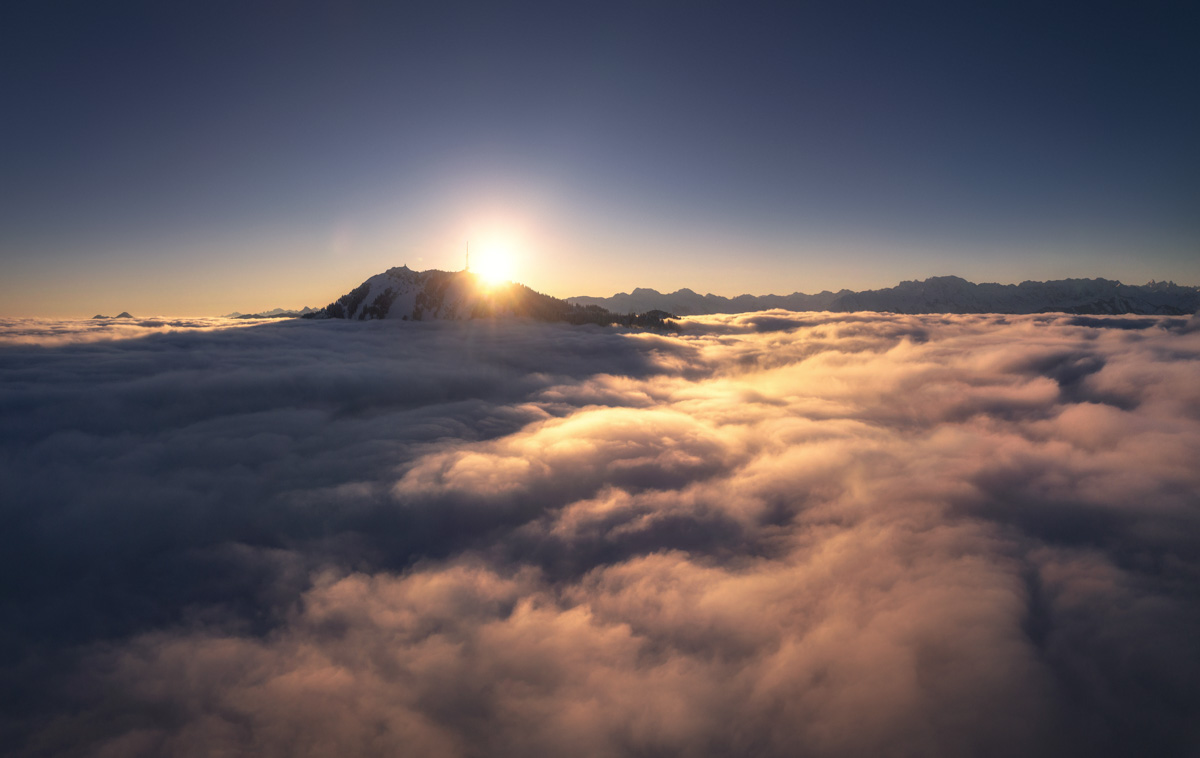 Grünten, Sonnenaufgang über dem Nebelmeer, Magische Winterstimmung - Bergfotografie Allgäu