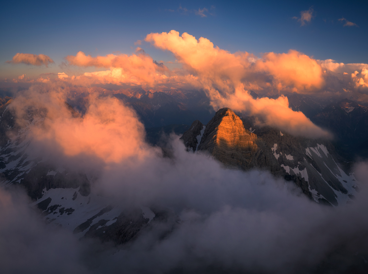 Oberstdorf, Krottenkopf im Alpenglühen, Frühlingshafter Sonnenaufgang - Bergfotografie Allgäu