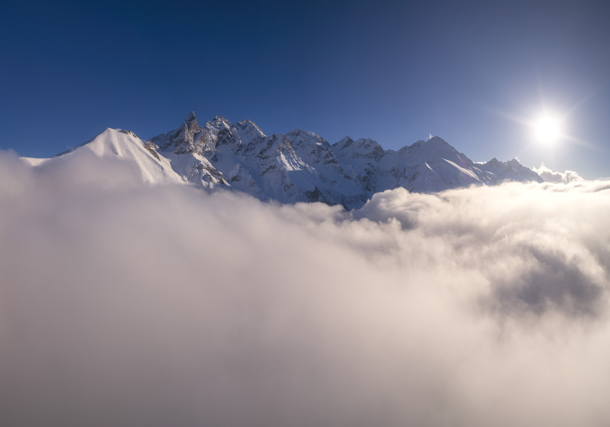 Hochfrottspitze und Mädelegabel, Wintergipfel über dem Nebelmeer, Strahlender Sonnentag - Bergfotografie Allgäu