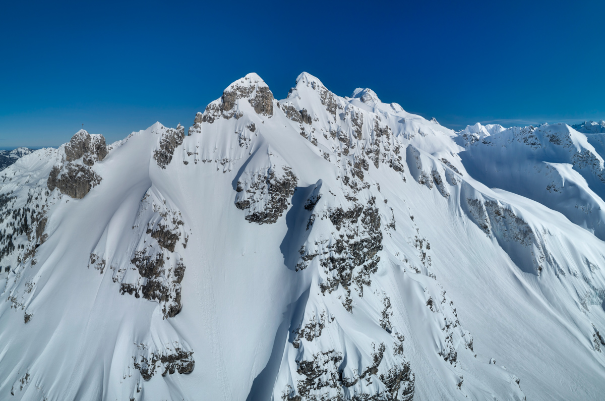 Hinterstein, Kleiner Daumen im Tiefschnee, Winterpanorama - Bergfotografie Allgäu