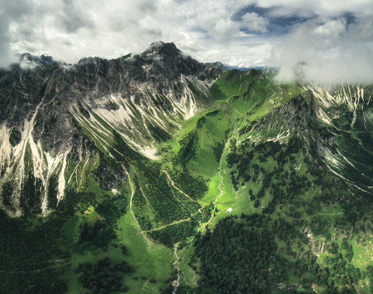 Hinterstein, Gipfel über den Wolken, Sommerliches Bergpanorama - Bergfotografie Allgäu