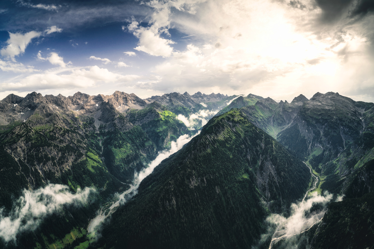 Hinterstein, Schneck und Hochvogel, Herbstliche Wolkenstimmung - Bergfotografie Allgäu