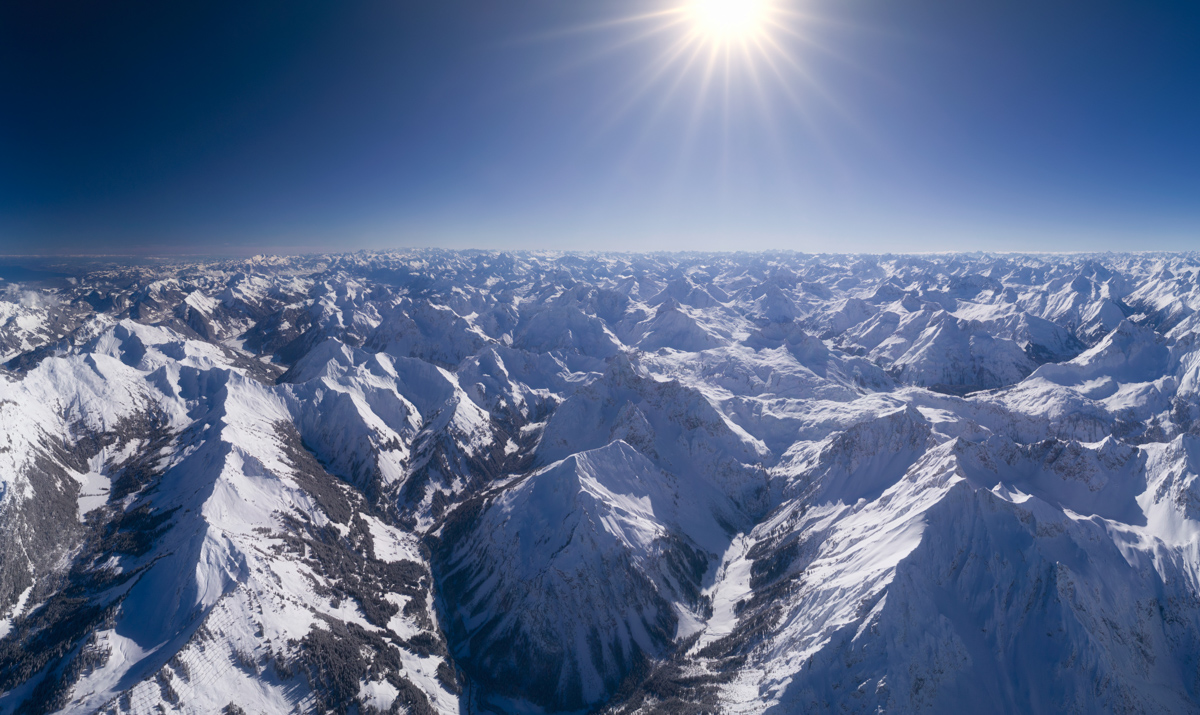 Oberstdorf, Endloses Wintergebirge, Trettach und Mädelegabel - Bergfotografie Allgäu