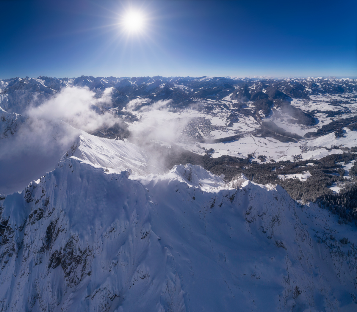 Oberstdorf, Rubihorn und Nebelhorn, Wintergipfel über dem Tal - Bergfotografie Allgäu