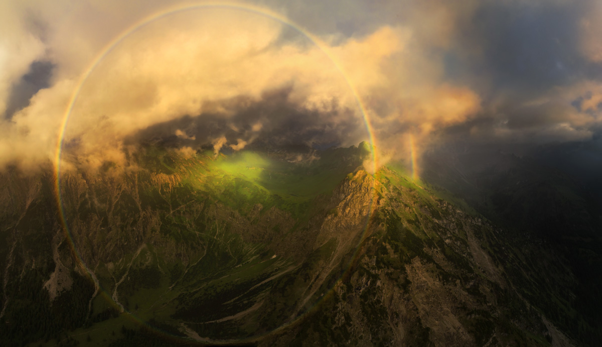 Schrecksee bei Hinterstein, Kompletter Rundregenbogen über dem Bergsee nach Gewitter, Spektakulär - Bergfotografie Allgäu