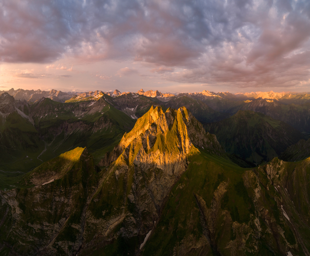 Oberstdorf, Höfats im Alpenglühen, Dramatischer Sonnenuntergang - Bergfotografie Allgäu