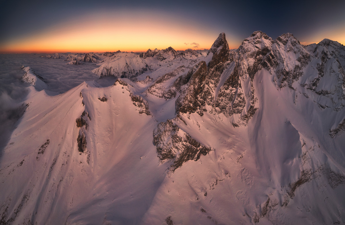 Trettach und Einödsbach im Alpenglühen, Sonnenuntergang über der Hochalpinen Gipfelkette bei Oberstdorf, Magisches