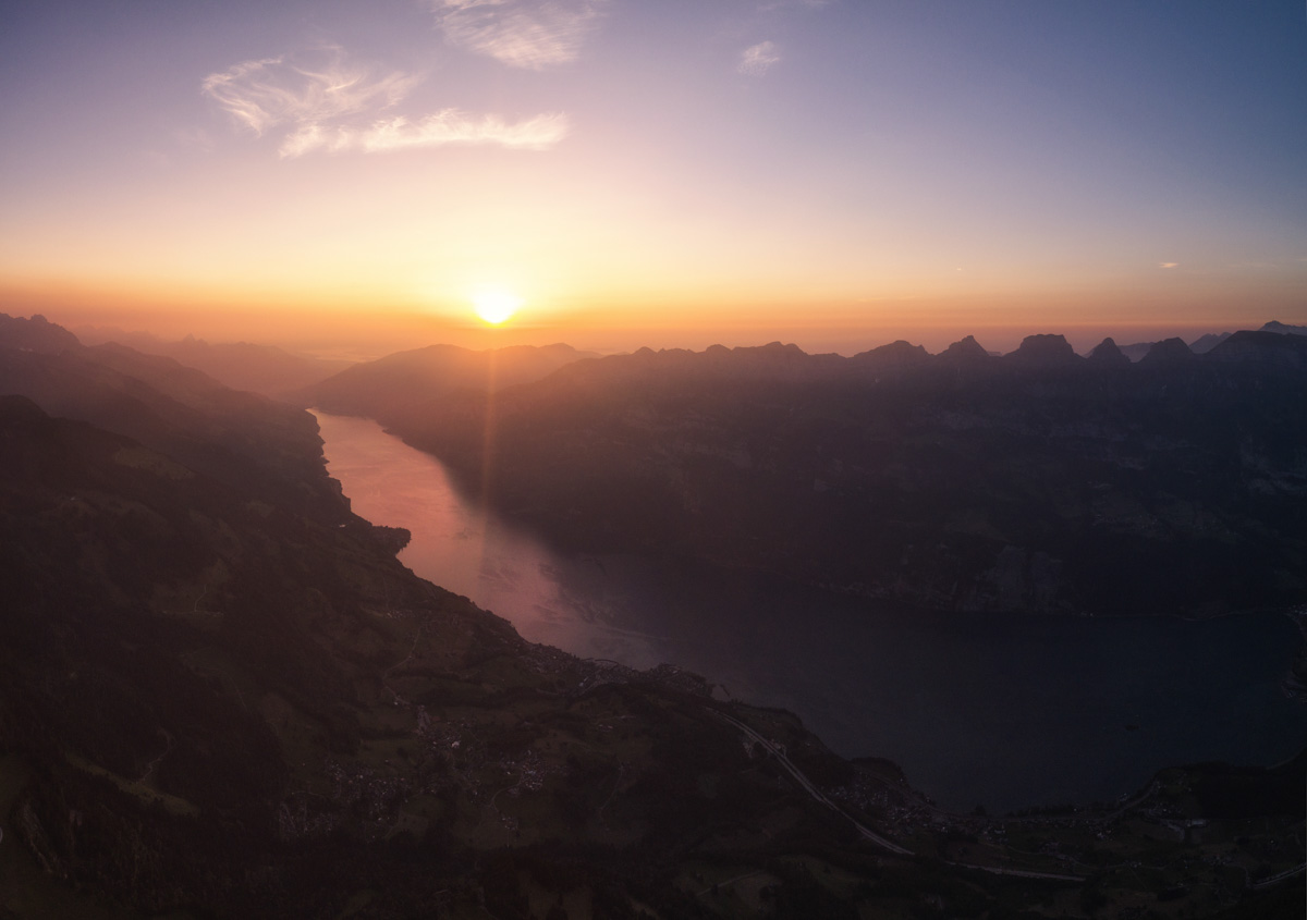 Sonnenuntergang vom Säntis, Kurfürsten und Walensee im goldenen Abendlicht, Erhabene Bergsilhouetten - Bergfotografie Schweiz