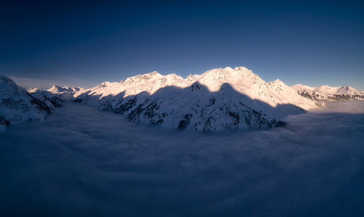 Oberstdorf, Hochfrott und Mädelegabel über dem Nebelmeer, Winterpanorama Einödsbach - Landschaftsfotografie Allgäu