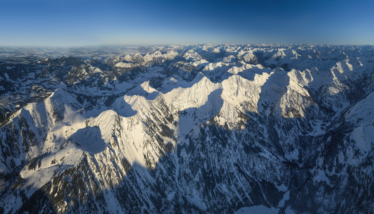 Hinterstein, Weites Winterpanorama über Ponten, Bschießer und Gaishorn im Ostrachtal, Alpenwinter - Bergfotografie Allgäu