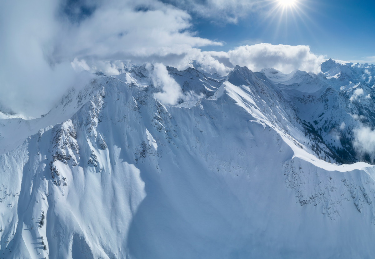 Hinterstein, Gaishorn und Rauhorn verschneit, Winterliche Bergwelt im Sonnenschein - Landschaftsfotografie Allgäu