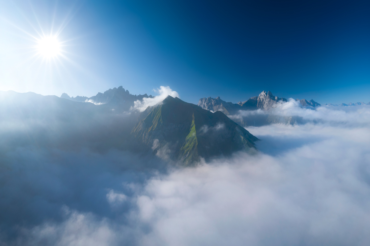 Oberstdorf, Fürschießer und Großer Krottenkopf über dem Wolkenmeer, Sonnendurchflutetes Bergpanorama - Landschaftsfotografie