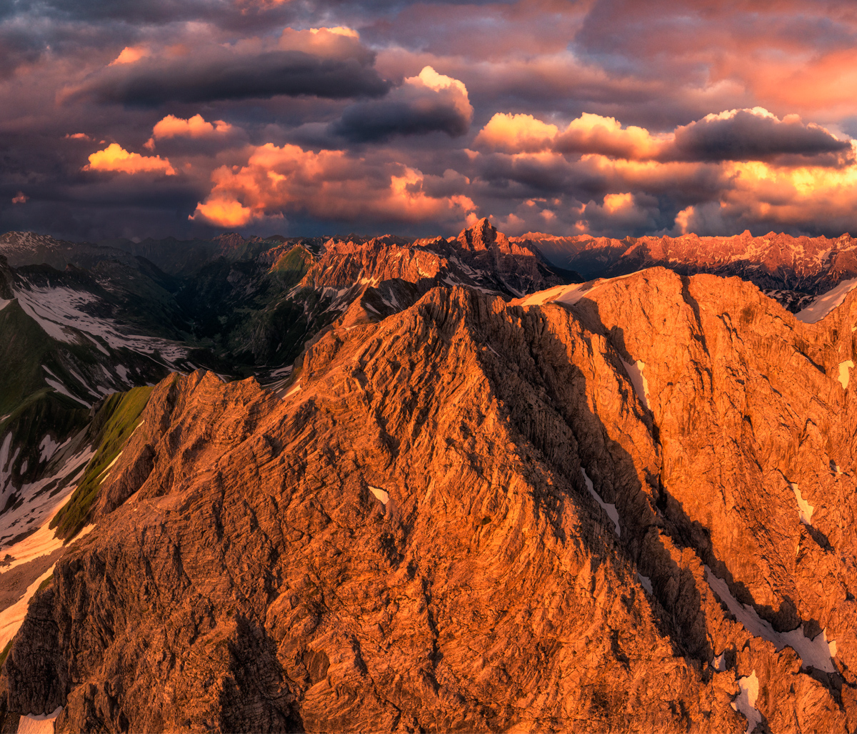 Hinterstein, Schneck und Großer Wilder im Frühlings-Alpenglühen, Sonnenuntergang - Landschaftsfotografie Allgäu