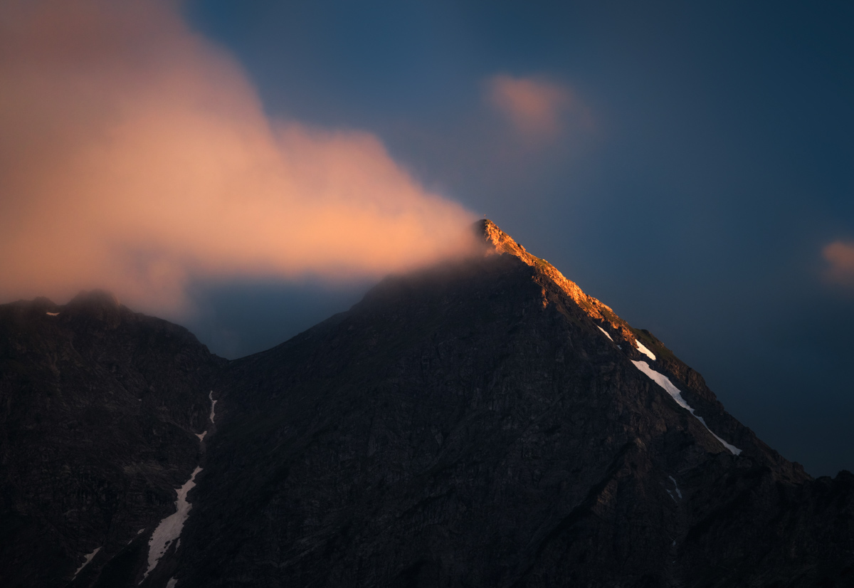 Bad Hindelang, Letztes Licht auf dem Rotspitz-Gipfel, Sonnenuntergang - Landschaftsfotografie Allgäu