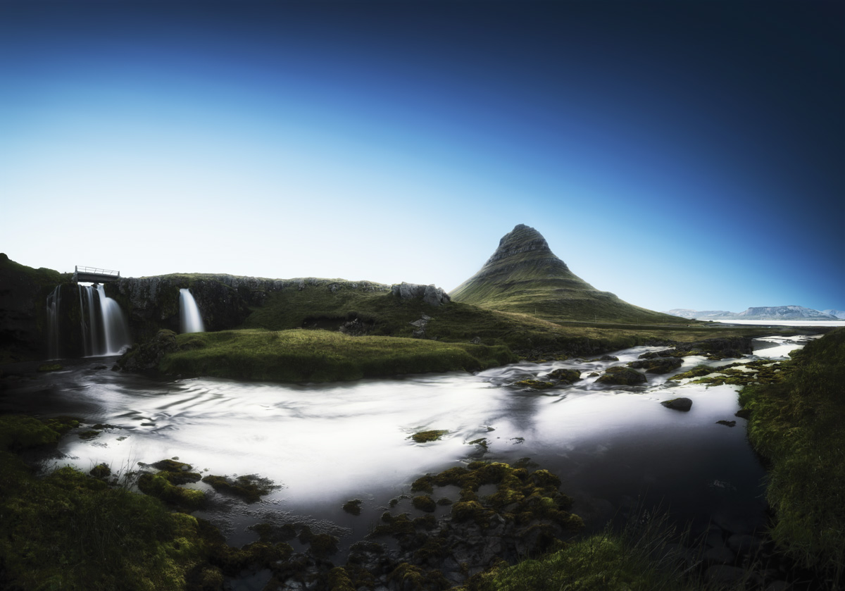 Kirkjufell zur blauen Stunde, Kirkjufellsfoss Langzeitbelichtung, Snæfellsnes Island Nacht