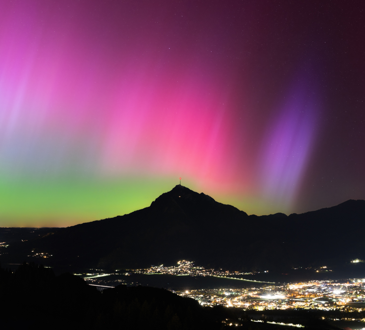 Grünten, Nordlichter über Sonthofen, Aurora Borealis - Nachtfotografie Burgberg