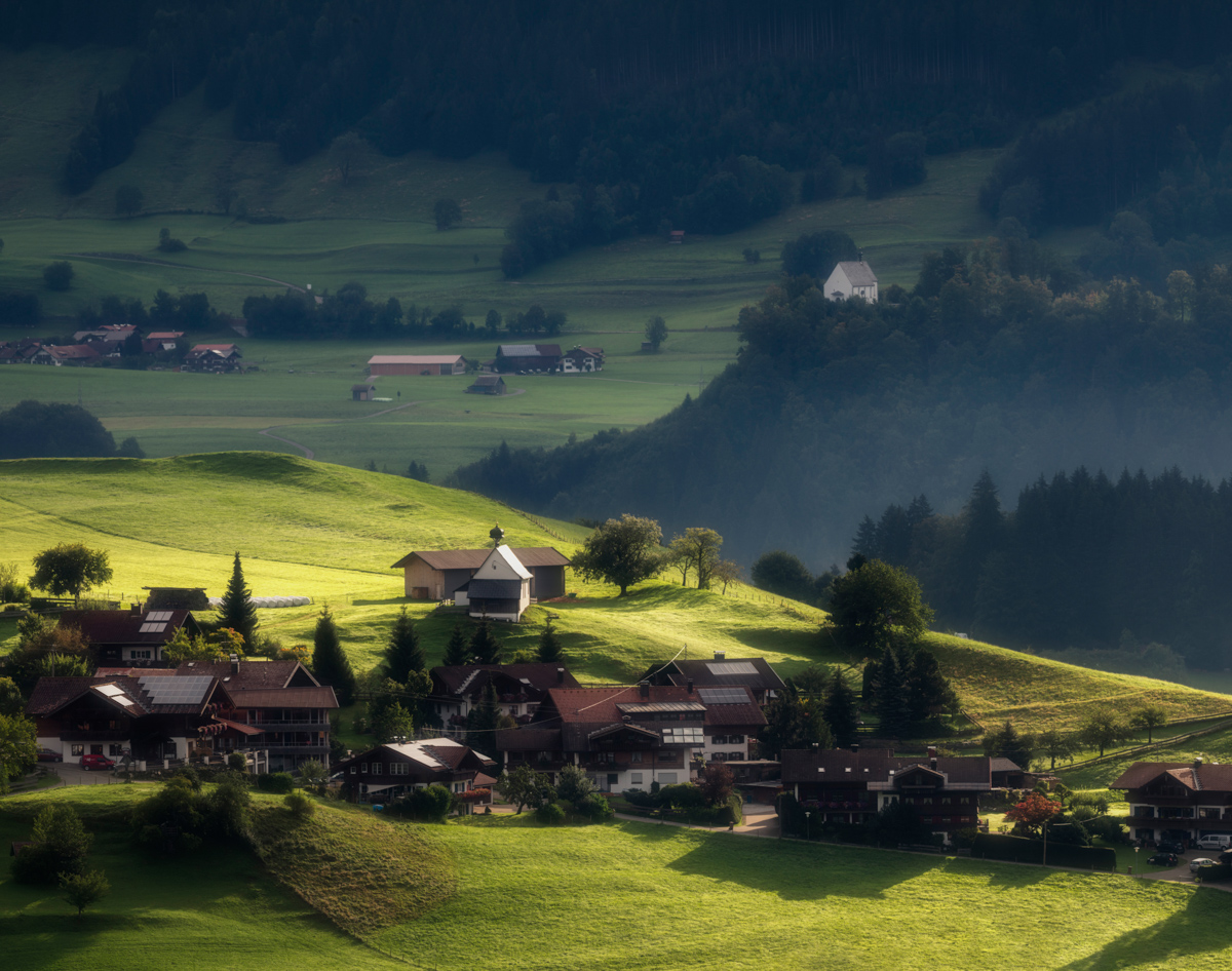 Fischen, Bergdorf mit Kapelle am Obermaiselstein, Sommeridylle - Landschaftsfotografie Oberallgäu