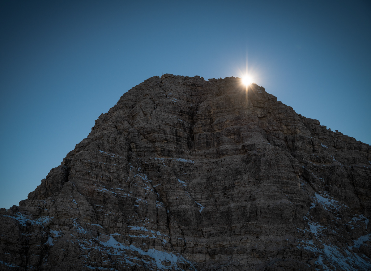 Hinterstein, Sonnenstern über dem Schneck im Herbst, Gegenlicht - Landschaftsfotografie Allgäu