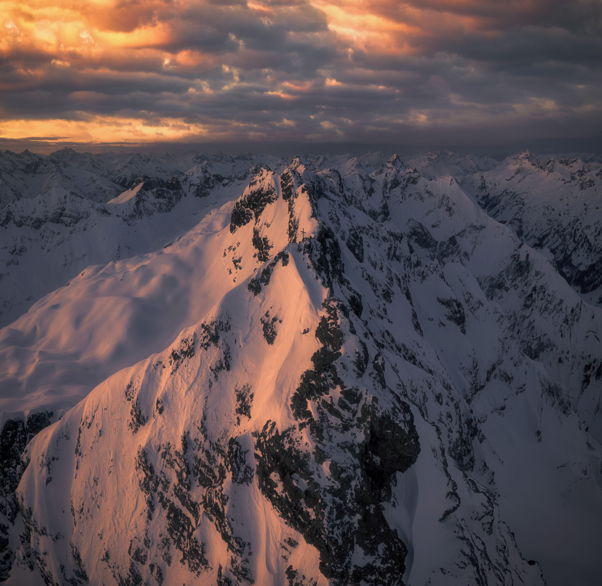 Trettach und Mädelegabel, Winterliches Alpenglühen über verschneiten Gipfeln, Bergfotografie Allgäu