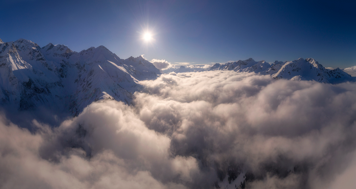 Oberstdorf, Hochfrott und Mädelegabel über dem Wolkenmeer, Winterpanorama bei Einödsbach - Landschaftsfotografie Allgäu