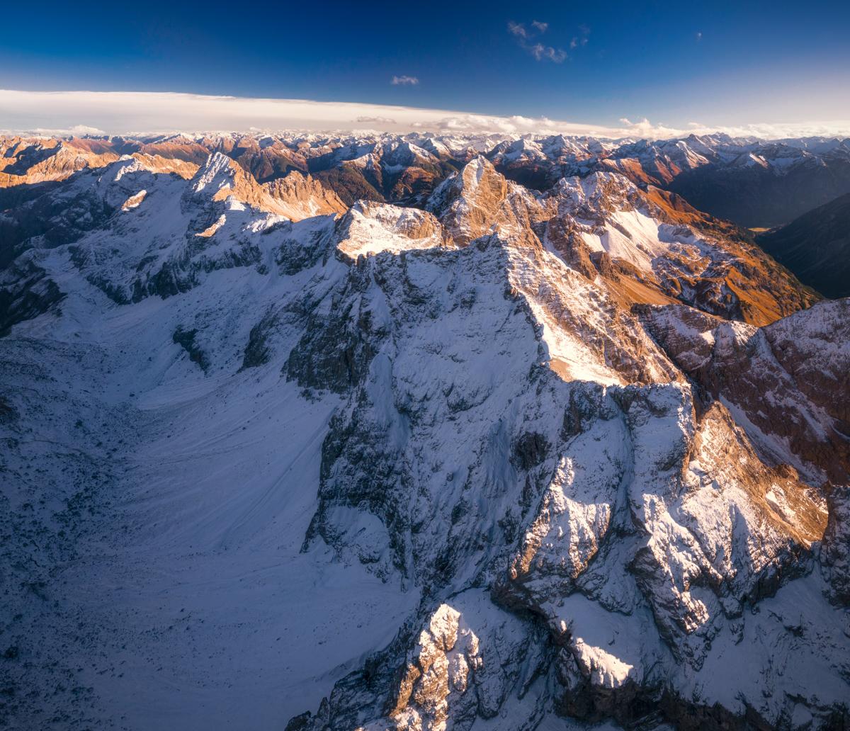 Oberstdorf, Krottenkopf im Winterkleid, Schneeverzierte Felswände im Nachmittagslicht - Landschaftsfotografie Allgäu