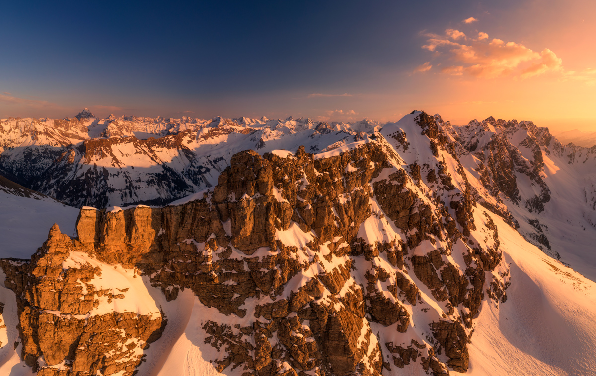 Hinterstein, Nebelhorn und Großer Daumen im Winterabendlicht, Goldene Felsen am Hindelanger Klettersteig