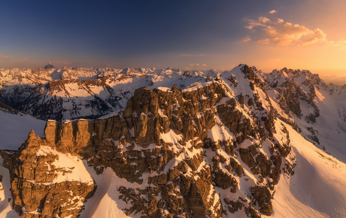 Hindelanger Klettersteig Alpenglühen, Nebelhorn und Großer Daumen im Winterlicht, Warmes Abendrot über verschneiten Gipfeln