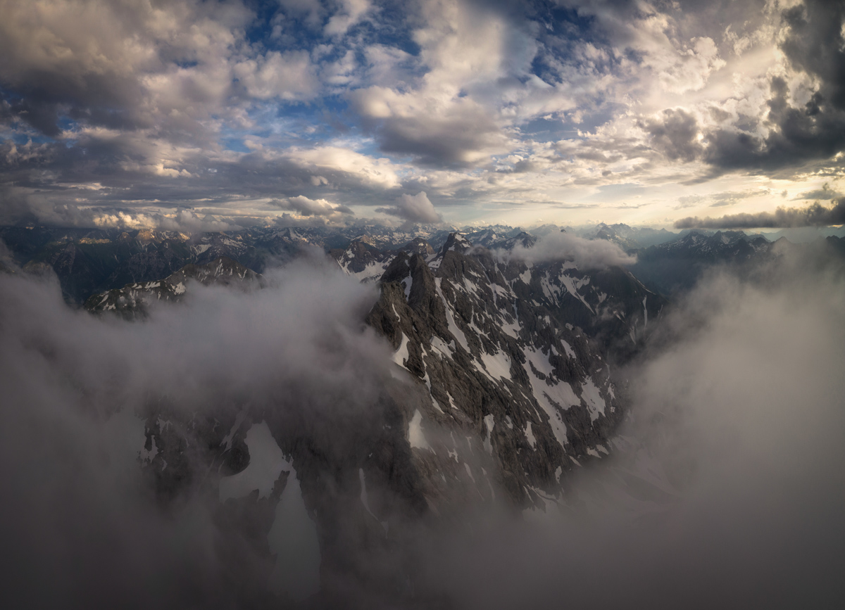 Lechtal, Alpengipfel im Wolkenmeer, Dramatische Hochalpenstimmung am Hahntenjoch - Landschaftsfotografie Tirol
