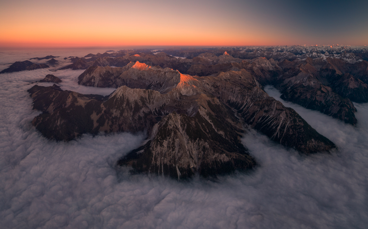 Oberstdorf, Höfats und Rubihorn im Abendrot, Spektakulärer Sonnenuntergang über dem Nebelmeer - Landschaftsfotografie Allgäu