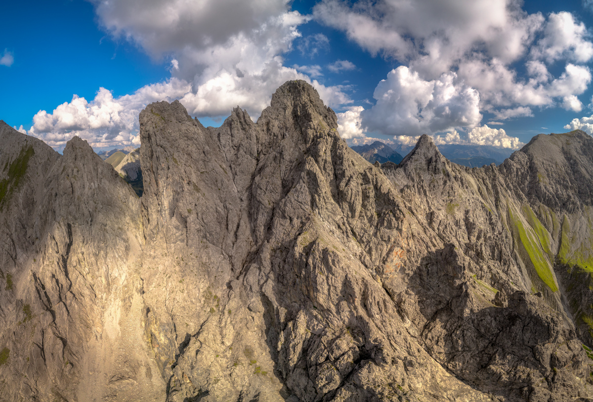 Lechtal, Schroffe Felstürme der Hochalpen, Wilde Gipfelwelt am Hahntenjoch im Sommer - Landschaftsfotografie Tirol