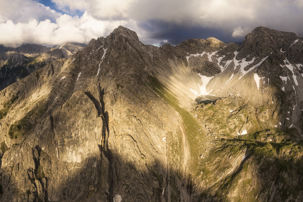 Gramais, Bergsee im Alpenglühen, Sonnenuntergang über den Hochalpen - Landschaftsfotografie Lechtal