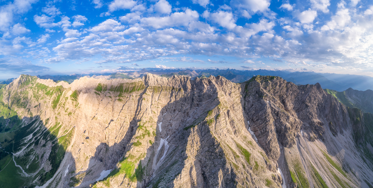 Hinterstein, Hindelanger Klettersteig am Großen Daumen, Steilwände und Nebelhorn im Sommer - Landschaftsfotografie Allgäu