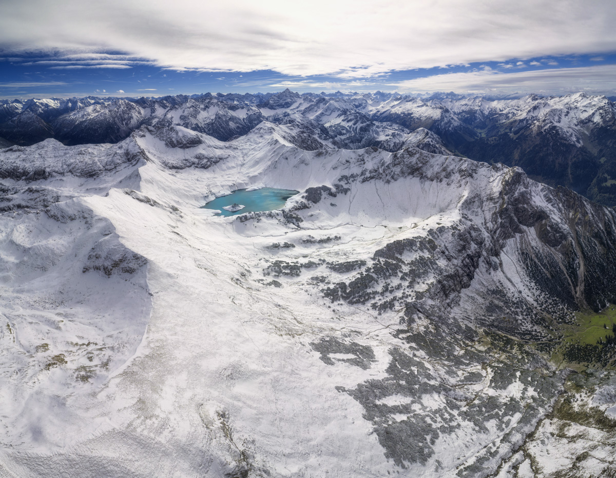 Hinterstein, Schrecksee im Winterkleid, Türkiser Bergsee zwischen verschneiten Gipfeln - Landschaftsfotografie Oberallgäu