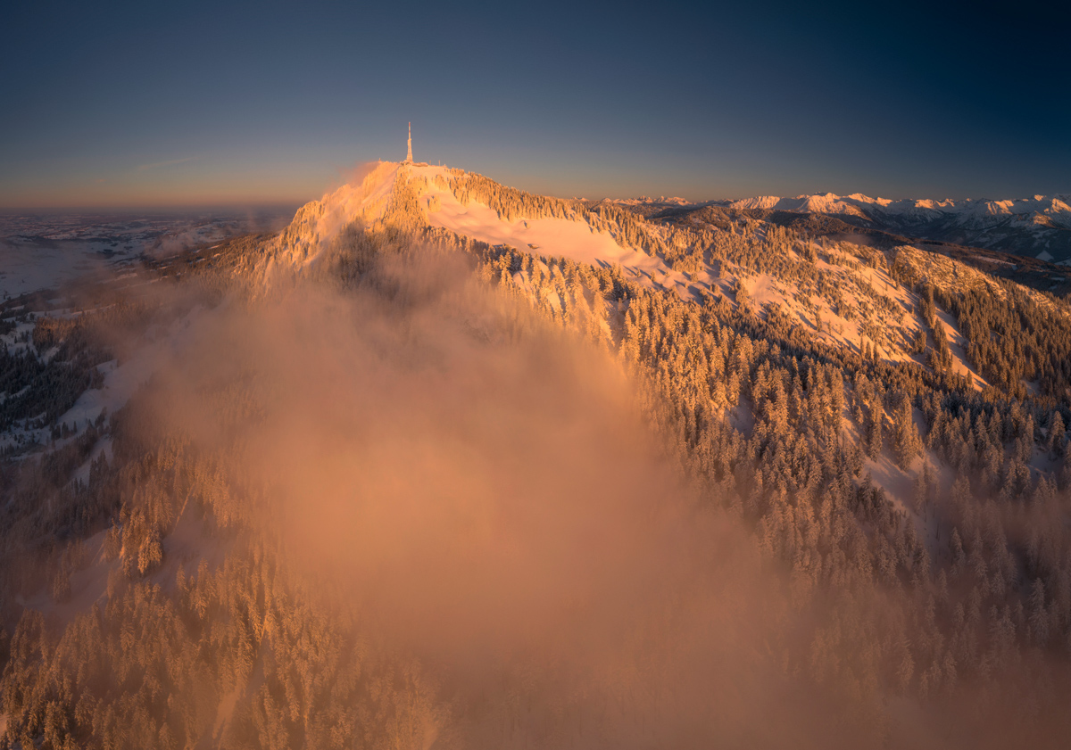 Grünten, Winterliches Alpenglühen, Nebelstimmung bei Sonnenuntergang - Landschaftsfotografie Allgäu