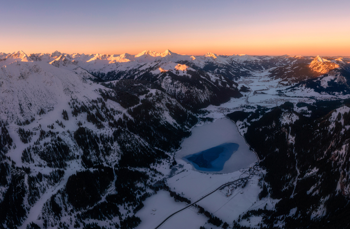 Tannheimer Tal, Haldensee im Winterkleid, Sonnenaufgang über den Alpen - Landschaftsfotografie Tirol