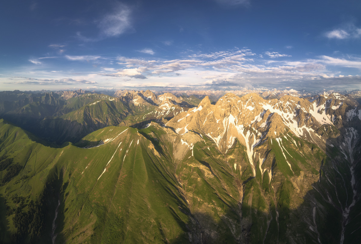 Oberstdorf, Hochfrott und Mädelegabel im Frühlingslicht, Trettachtal und Stillachtal im Oberallgäu - Landschaftsfotografie