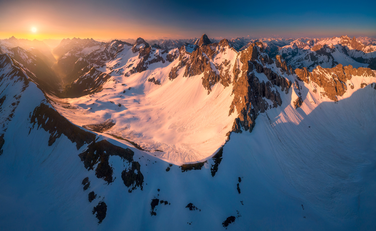 Oberstdorf, Krottenkopf im Wintermorgen, Alpenglühen über Schneegipfeln - Landschaftsfotografie Allgäu