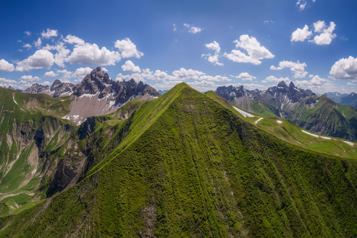 Fürschießer und Krottenkopf, Sommergrüne Bergwelt bei Oberstdorf, Bergfotografie Allgäu